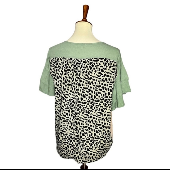 UMGEE Linen Blend Tee in Green and Tan with Leopard Print Back Size Small EUC - Picture 2 of 3